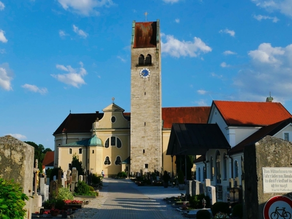 Blick auf St. Johann vom Friedhof