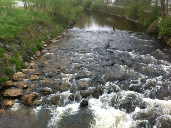 Die Ach in Maxlried.