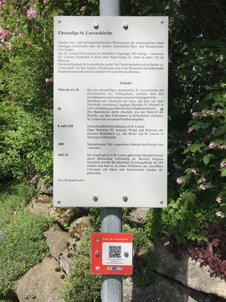 Infotafel zur ehemalige St.-Lorenz-Kirche in Altenstadt