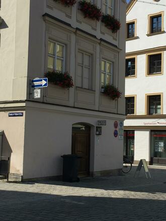 Barrierefreies WC, Weilheim Kirchplatz, hinter dem Museum