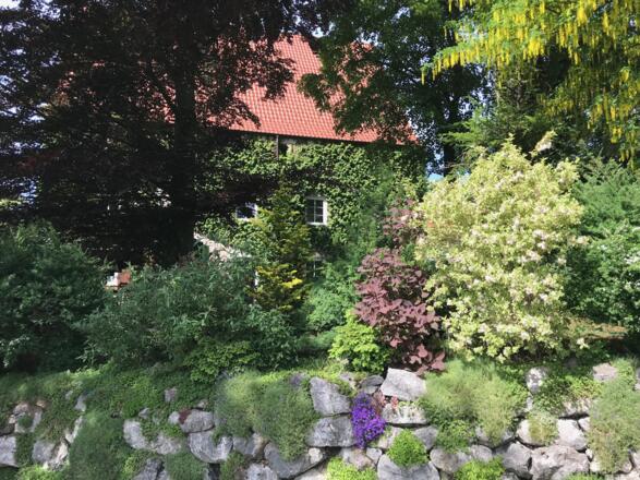 Garten der ehemalige St.-Lorenz-Kirche in Altenstadt