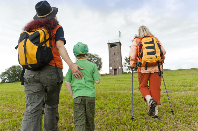 auf zum Ludwig Keller Turm oben auf der Geißhöhe