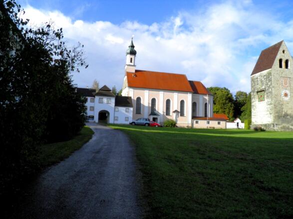 Wessobrunn: Kirche und Römerturm