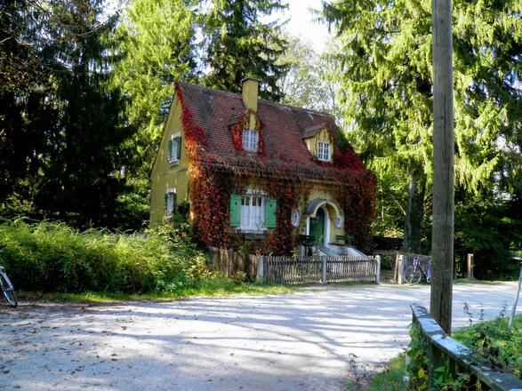 Märchenhaus am Isar-Kanal