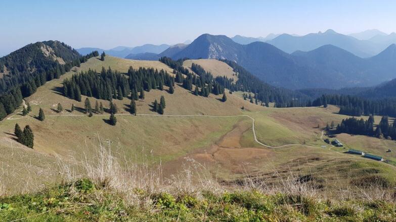 Seekar - Blick zu den Rauhalmen und den Kampen