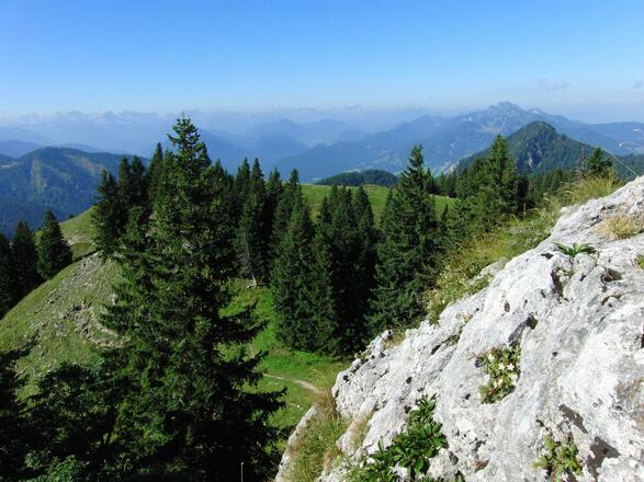 ...Berge im Hintergrund