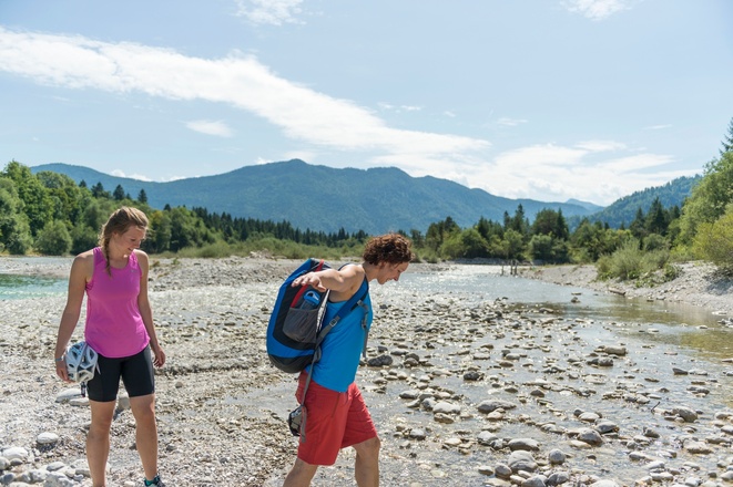 Frauen am Isaruferweg