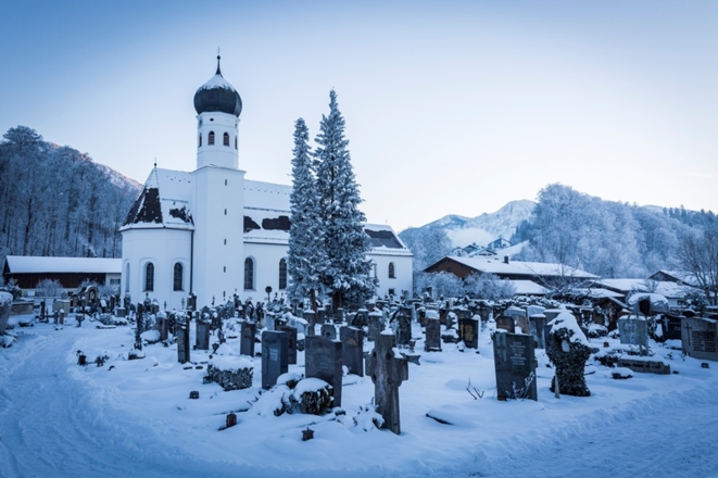 Kirche und Friedhof Kochel a. See