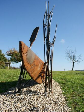 Kunstwerk Paddel und Boot in Dietfurt-Griesstetten im Altmühltal