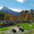 Im Luitpoldpark Berchtesgaden: Minigolf mit Watzmannblick