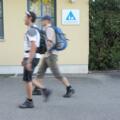 Wanderer an der Jugendherberge