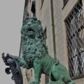 Löwen vor der Residenz