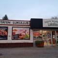 Fassade des Lukullus Supermarkts 