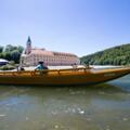 Übersetzen mit der Zille beim Kloster Weltenburg