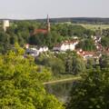 Blick auf Bad Abbach mit Heinrichsturm und Kirche
