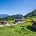 Bergstation 4er-Sesselbahn Erlebnisberg Oberaudorf Hocheck mit Tiergehege