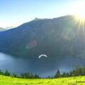 Paragliding - über dem schönen Bergsee Achensee in Tirol