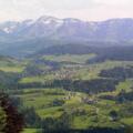 Ausblick vom Dorfplatz Sulzberg in den Bregenzerwald