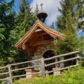 Hubertuskapelle auf der Schönalm im Sommer