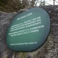Infotafel am Naturdenkmal Grauer Stein