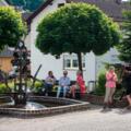 Schneiderbrunnen am Rathaus von Leidersbach