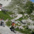 Mountainbiker an der Lamsenjochhütte