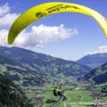 Gleitschirmflug über Mayrhofen im Zillertal
