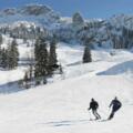 Skifahrer im Skigebiet Kampenwand.