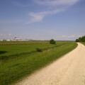 Blick auf den Flughafen während der Radrundtour