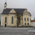 Wallfahrtskirche St. Rasso mit Parkplatz