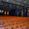 Bühne und Saal in der Luitpdhalle Freising@Sabina Dannoura