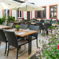 Gemütlicher Außenbereich vom Restaurant im Bayerischen Hof Freising