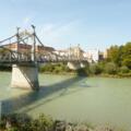 Die Salzachbrücke verbindet Oberndorf mit Laufen in Oberbayern.
