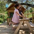 Spielspaß für die Kleinen am Baumhaus.
