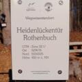 Standortschild Wegweiser Heidenlückentür