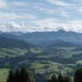 Ausblick Richtung Hittisau und Krumbach vom Dorfplatz Sulzberg