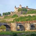 Alte Mainbrücke und Festung Marienberg in Würzburg