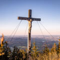 Gipfelkreuz Immenstädter Horn mit Blick Richtung Kempten