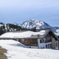 Die Rossfeld Skihütte im Frühling