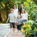 Familie auf dem Barfußweg Bad Wörishofen