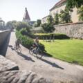 Radfahren entlang der Freistädter Stadtmauern