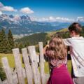 Scheffau_KaiserWelt_Familie_Aussichtsturm_Wilder Kaiser
