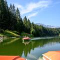 Tretboot fahren auf dem Grubsee bei Krün Sommer