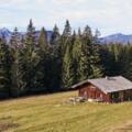 Untere Schlegel-Alm mit Sonntagshorn und Rauschberg im Hintergrund