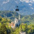 Tegelbergbahn und Schloss Neuschwanstein im Hintergrund