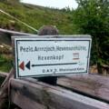 Schild am Gatter zum Laustal