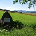 Denkmal halber Nordwaldkammweg bei Guglwald