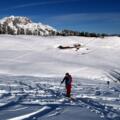 Die Karalm mit dem Hochkarfelderkopf im Hintergrund.