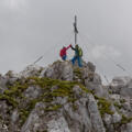 Hubert Praschberger und Seilpartnerin am Gipfel der Goinger Halt