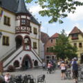 Marktplatz der Stadt Volkach mit dem prunkvollen Rathaus